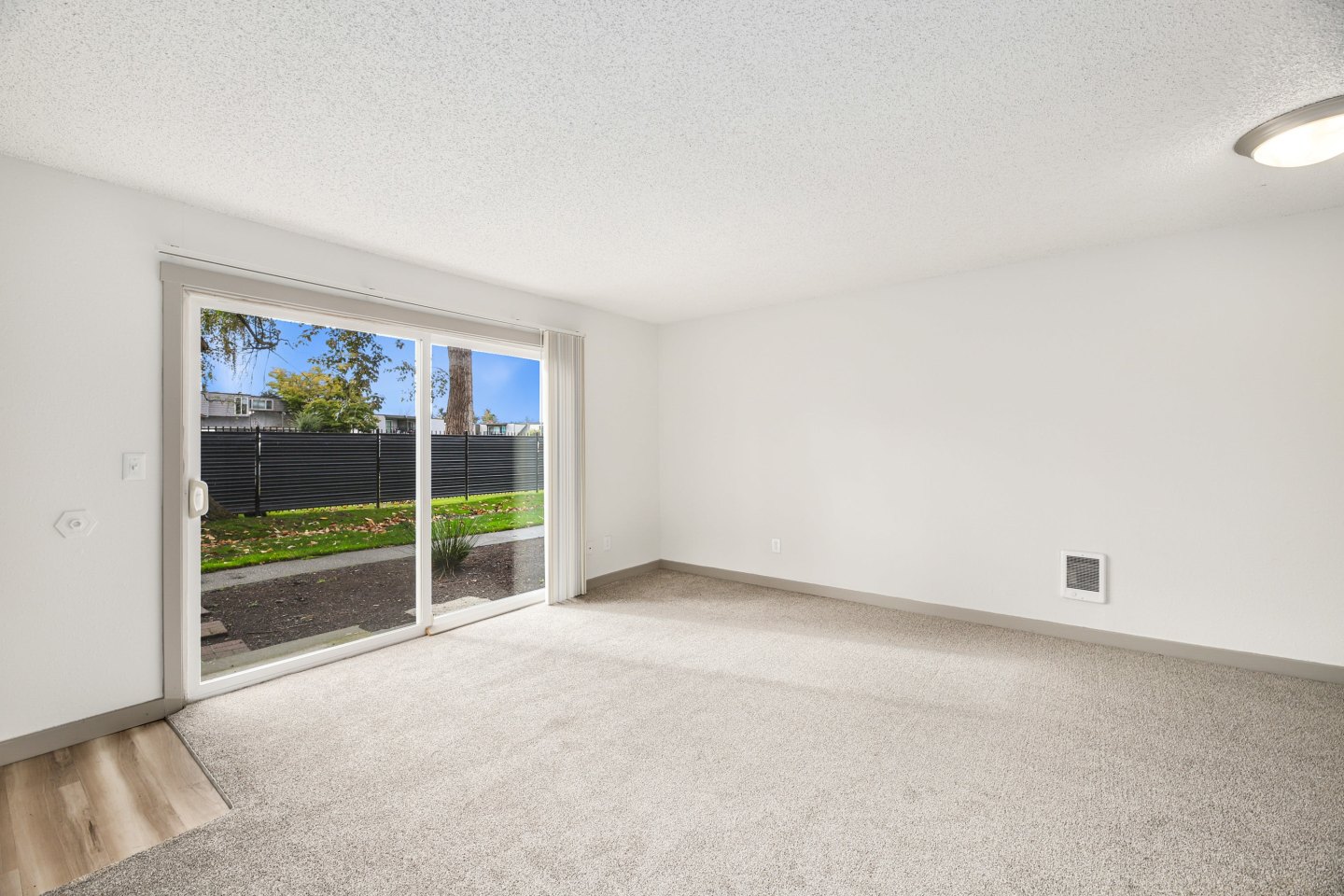 Driftwood Apartments Image 6