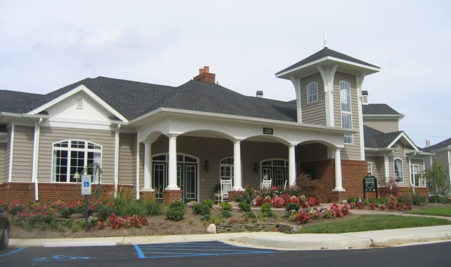 Eagle Harbor Apartments Image 9