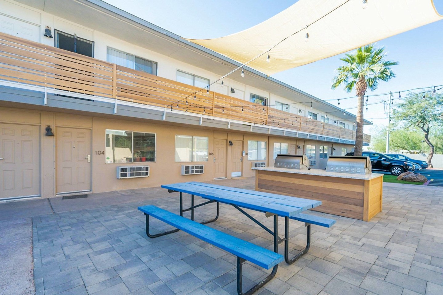 Sunset Sound Studio Apartments Image 18