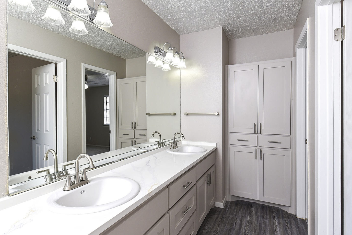 Country Crest Townhomes Image 23