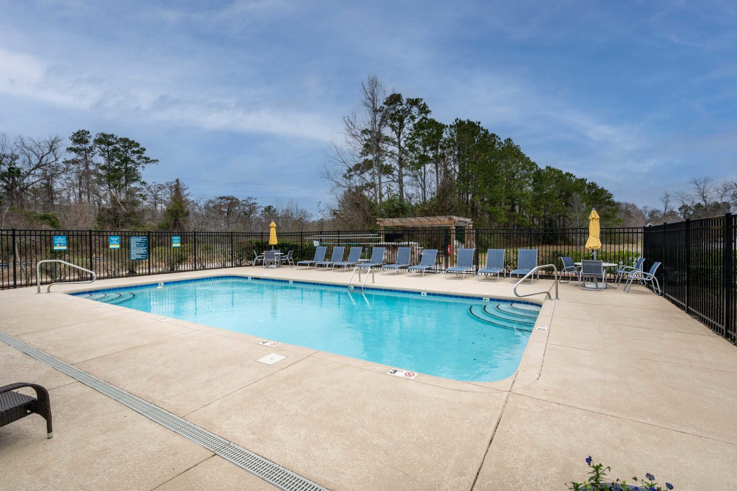 Deerbrook Apartments Image 3