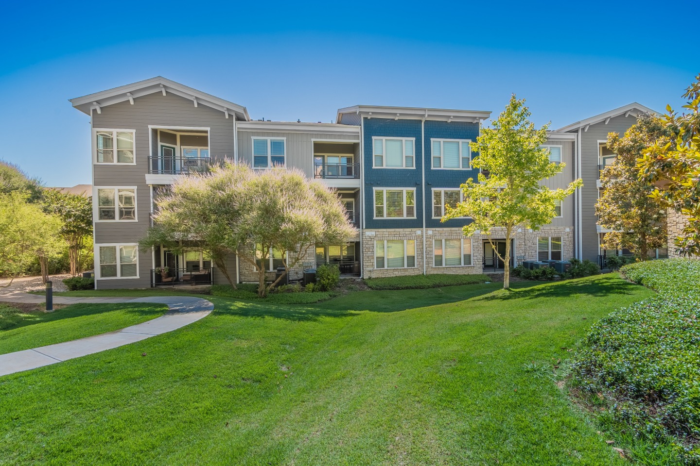 Lakewood Flats Image 10