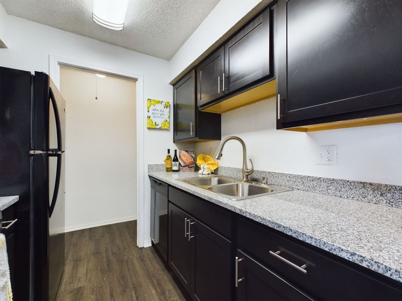 Raintree Apartments Image 2