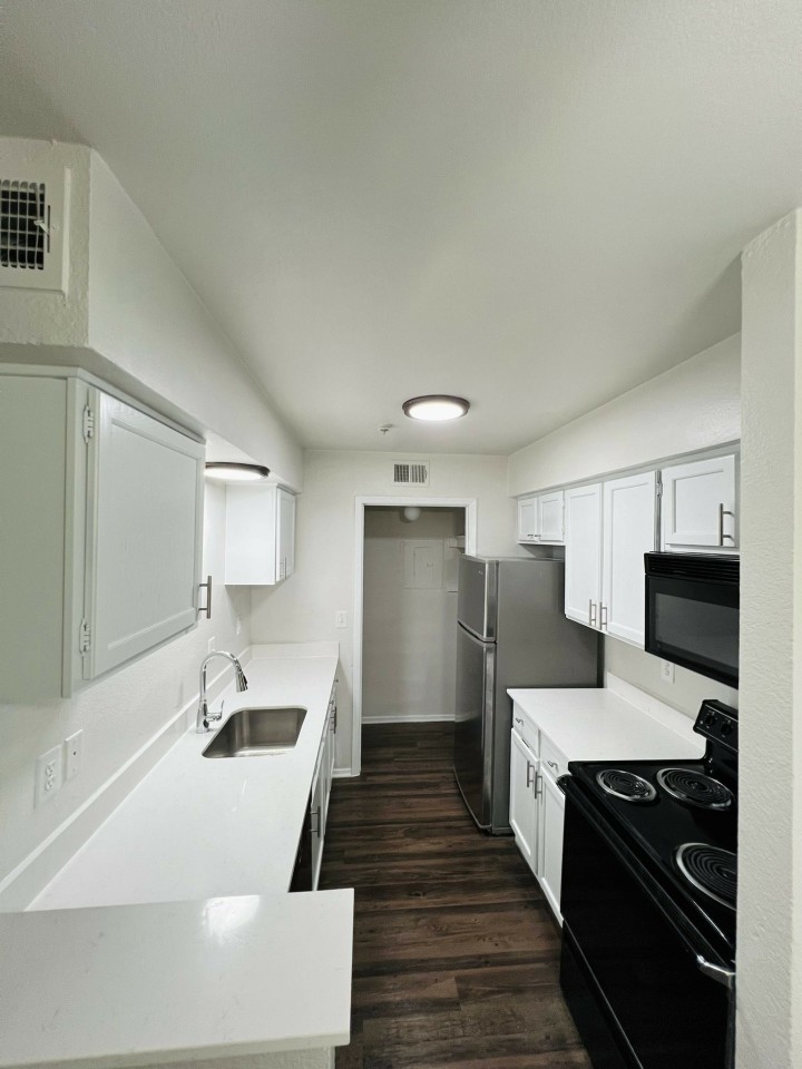 Henderson Flats Image 2