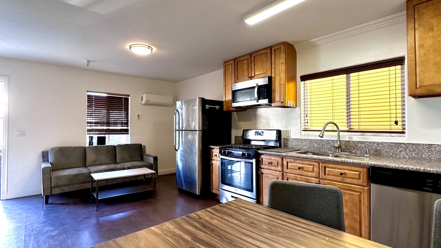 1360 W 24th Street Image 16