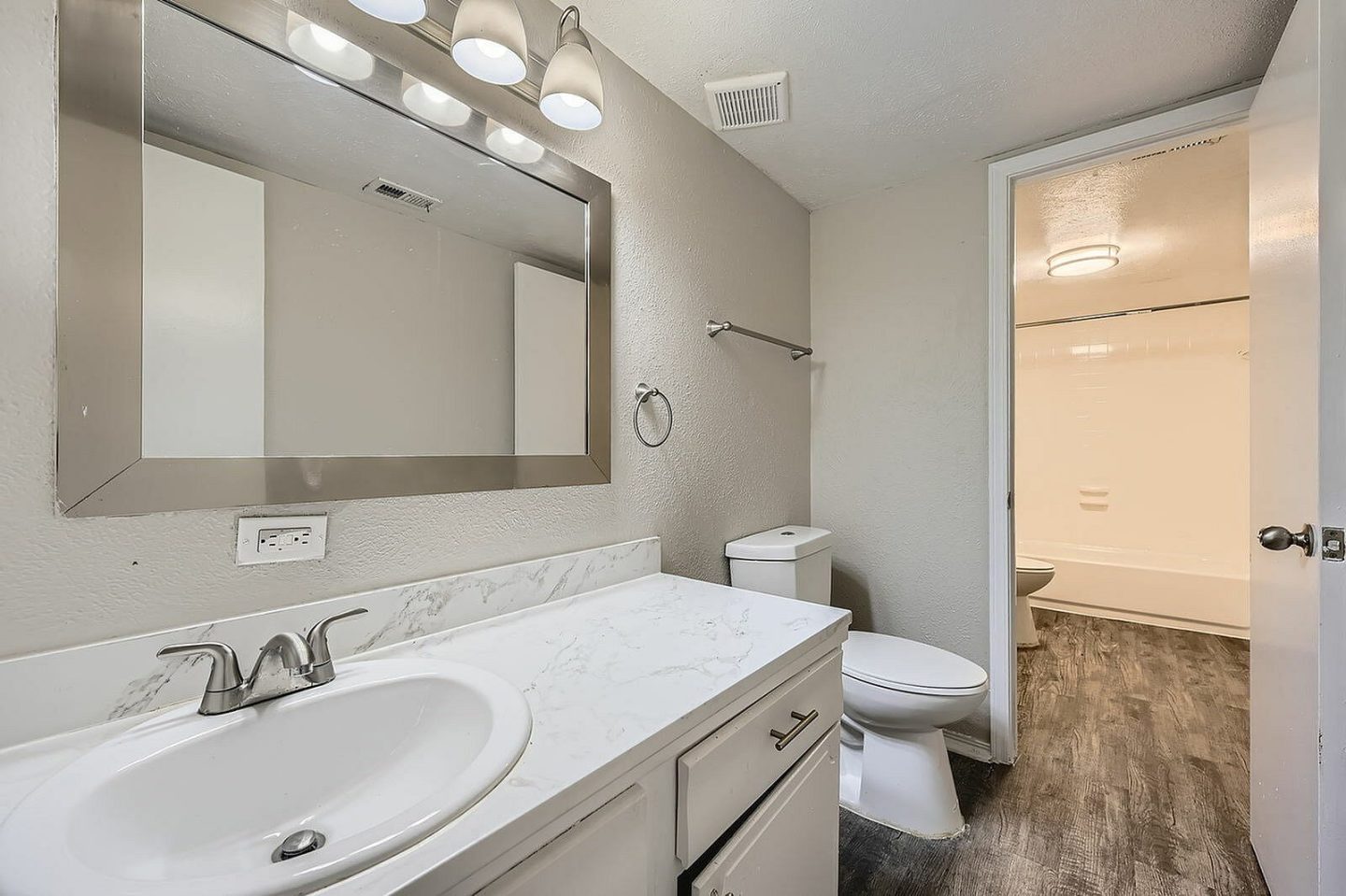 Ridgmar Oaks Image 33