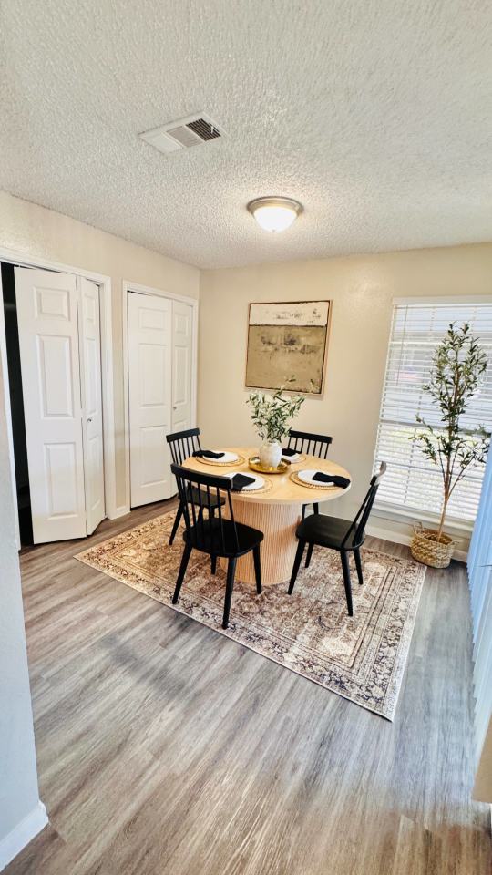 Oak Bend Place Image 12