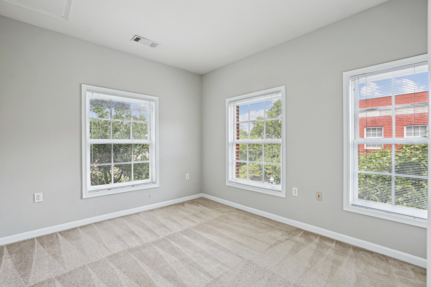 Clayborne Apartments Image 25
