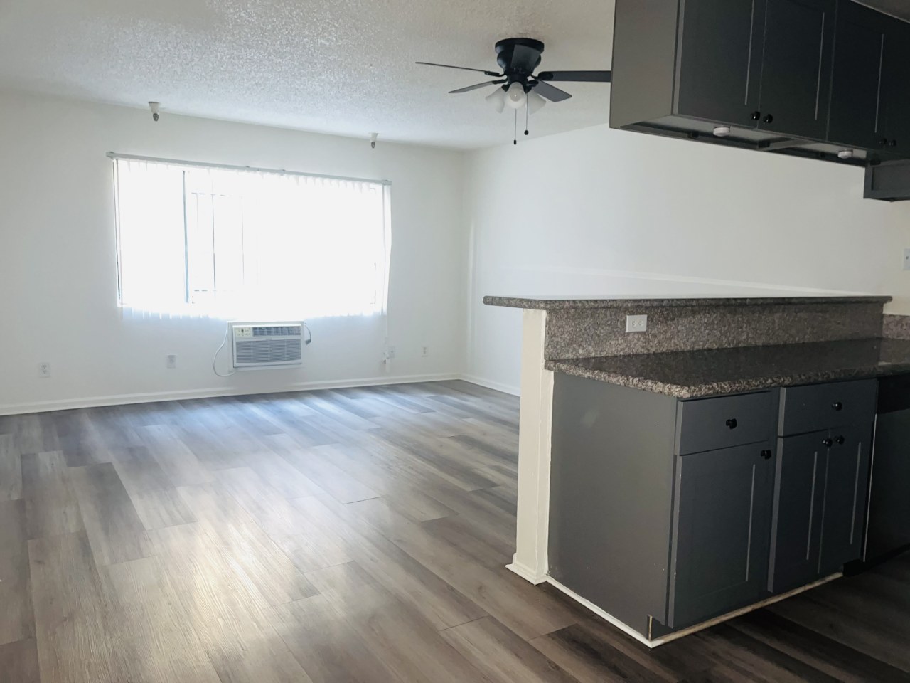 943 Elden Ave, Image 3