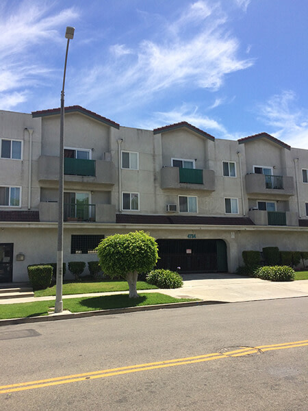 4734 Oakwood Ave Image 1