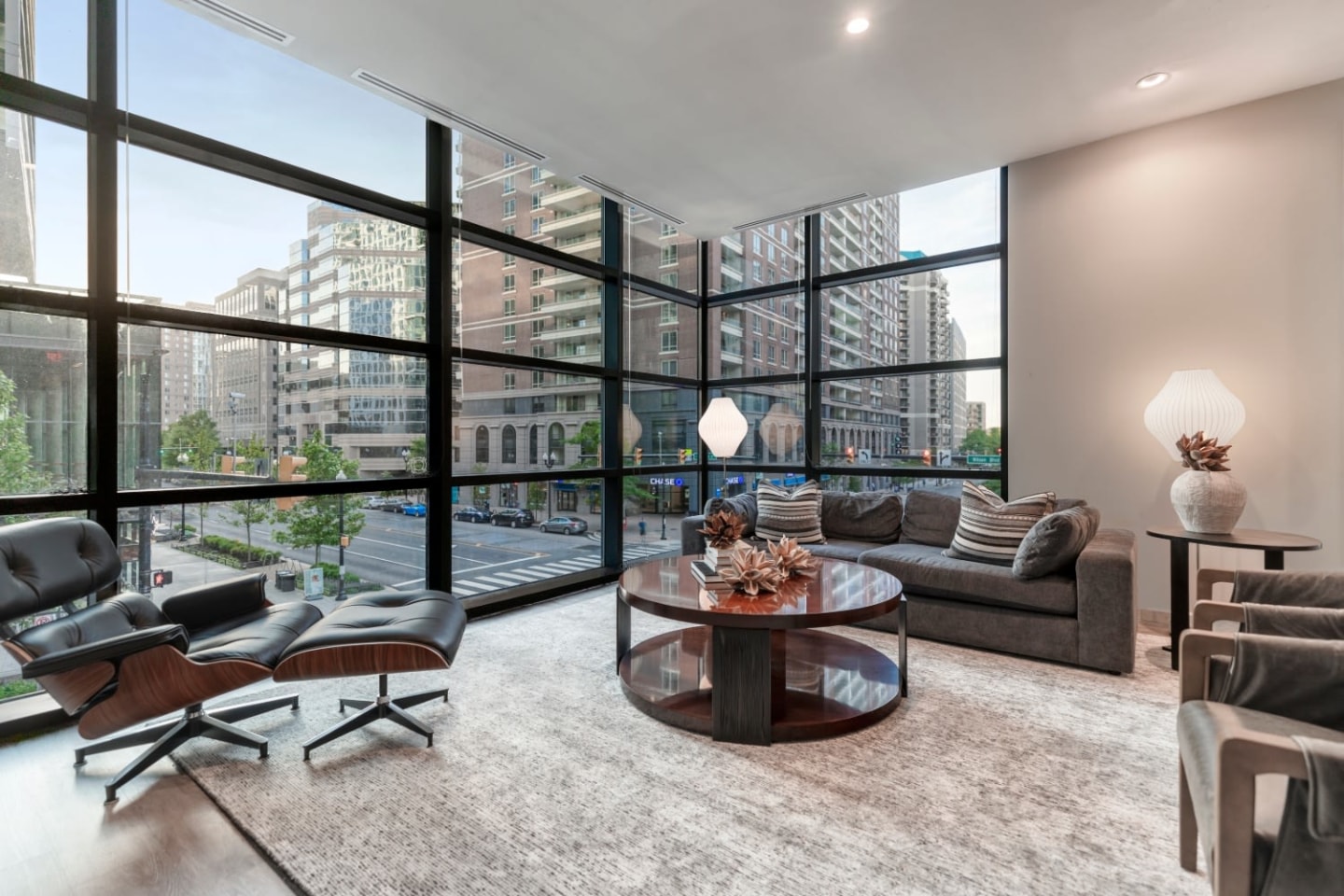 4040 Wilson Image 15