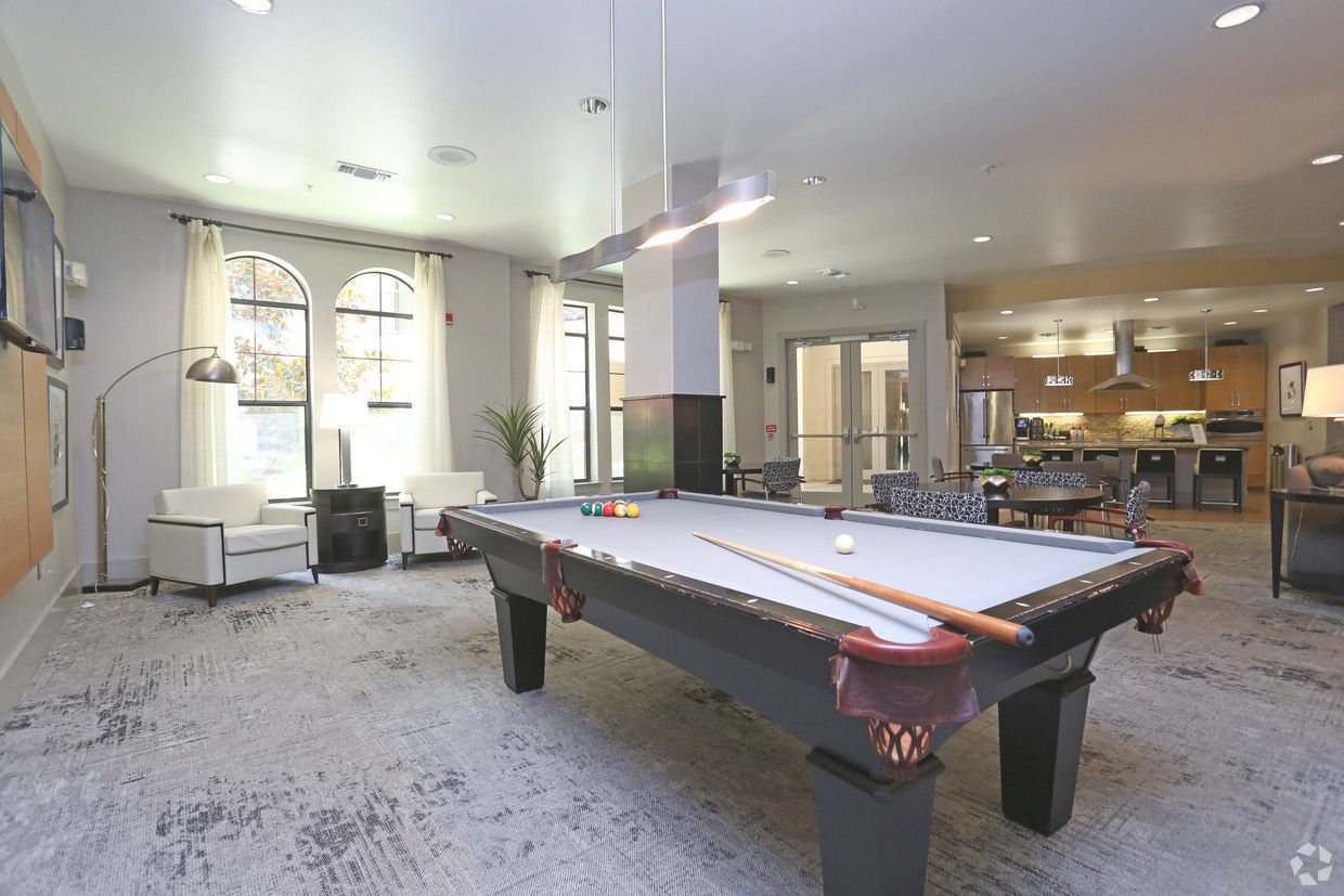 Braeswood Place Image 2