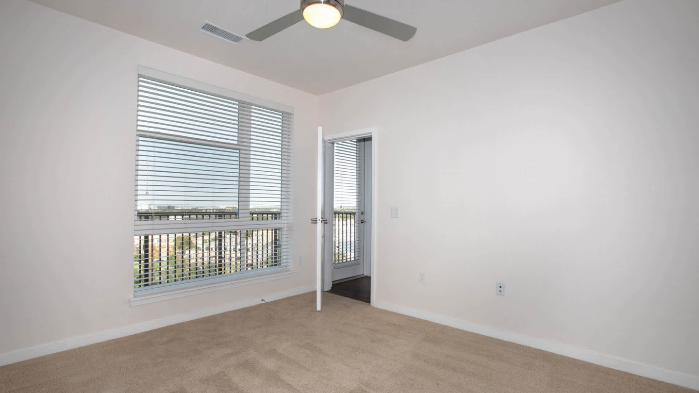 Radius Uptown Apartments Image 17