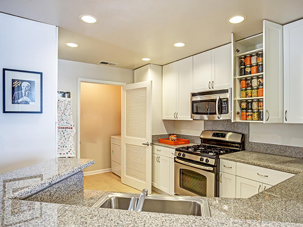 Metropolitan Apartments Image 6