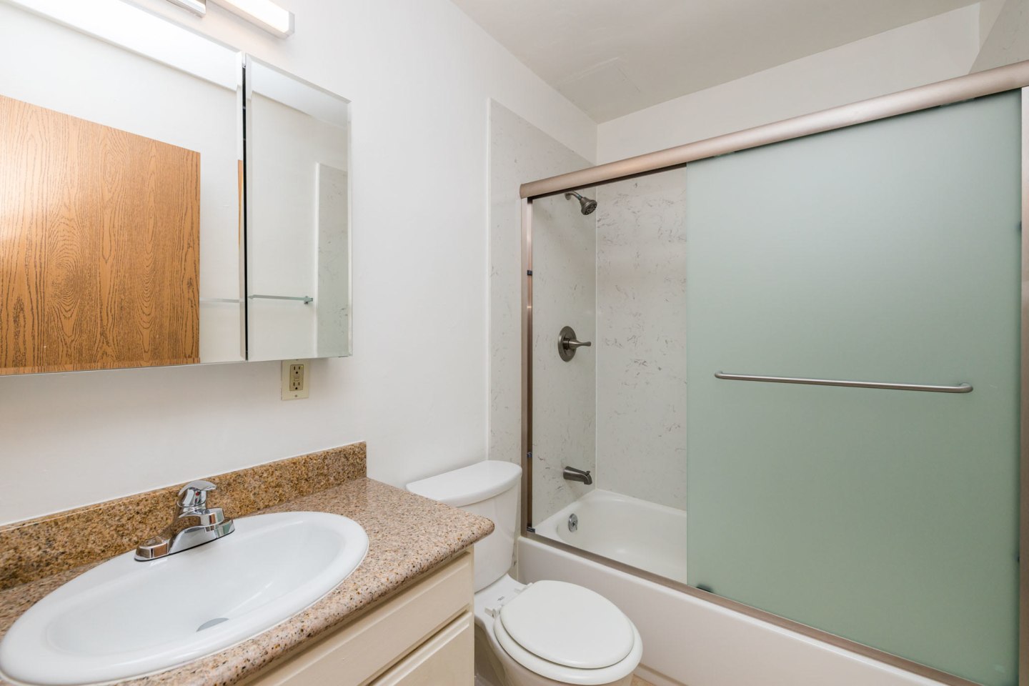 276 Adams Street Image 21