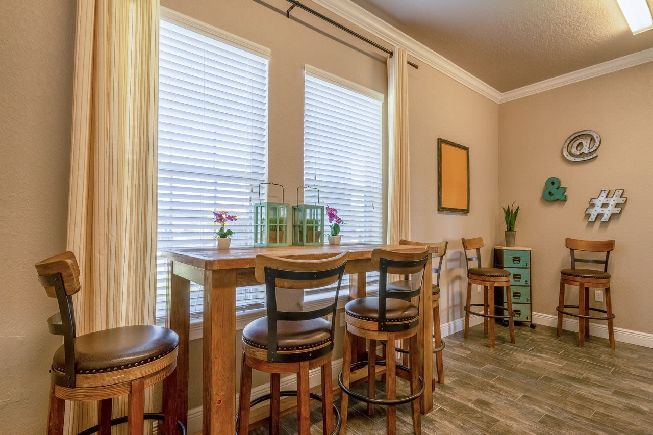 Century Lakehouse Image 25