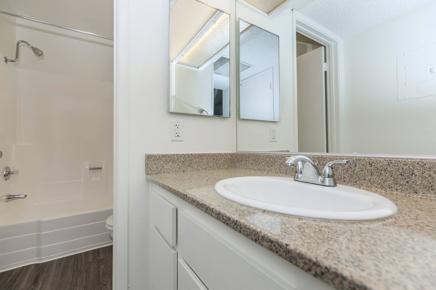 Maplewood Apartment Homes Image 13