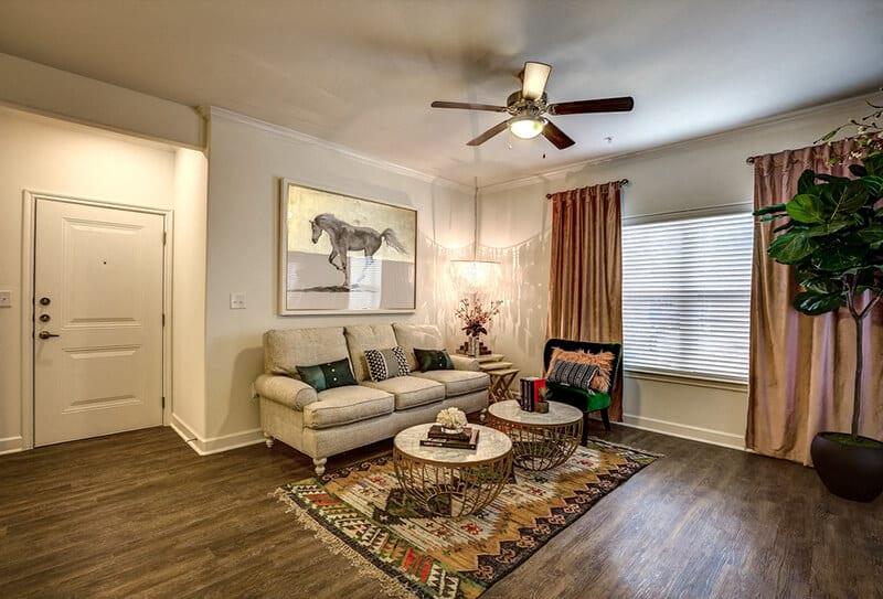 Residence at Gateway Village Image 44