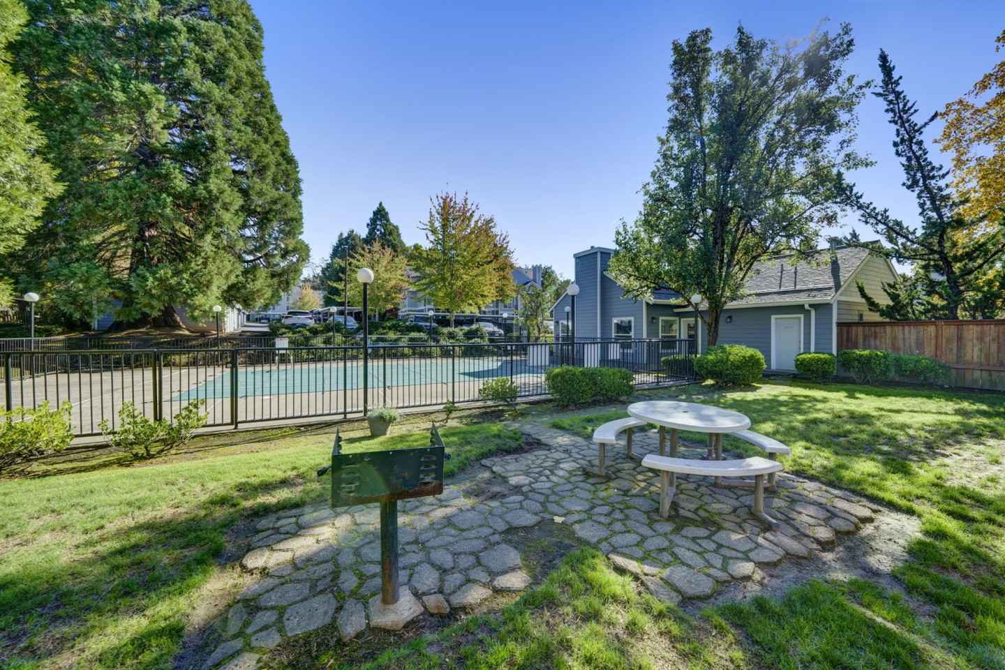 Hampton Park Image 8