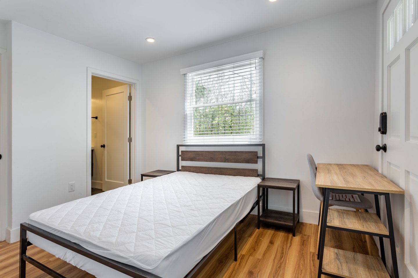 1325 W 24th Street - Co-Living Image 9