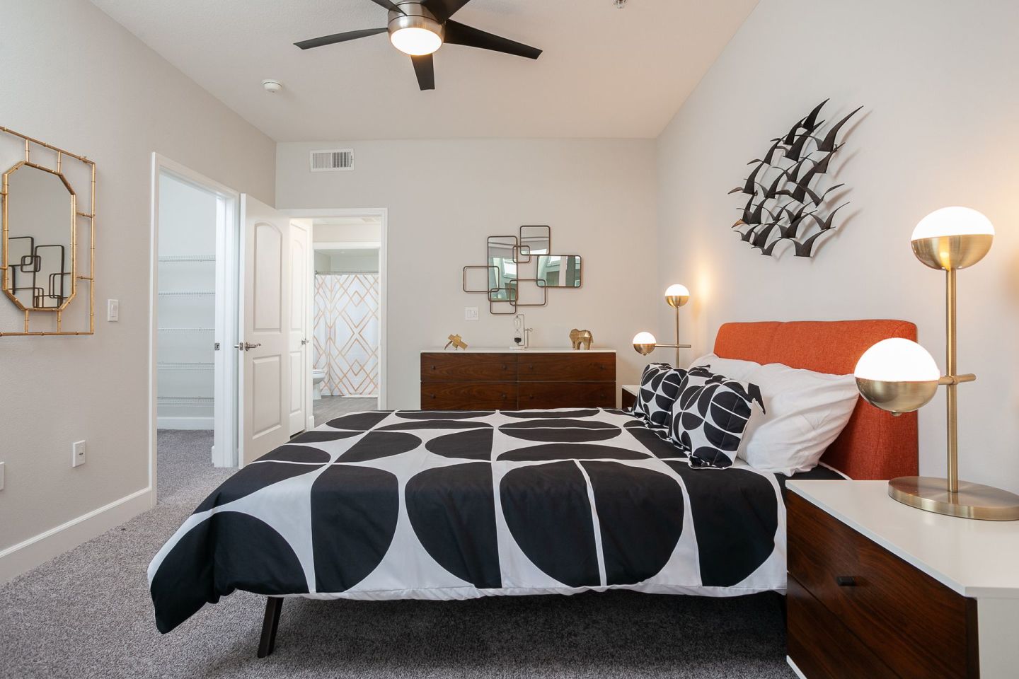 Stadium House Apartments Image 7