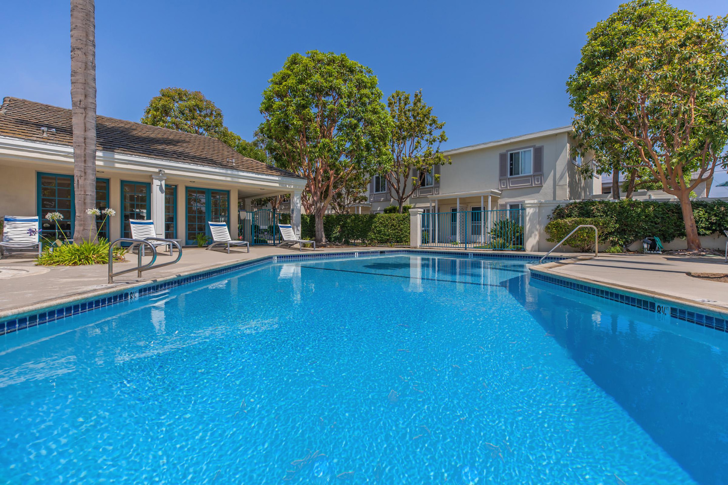 Sandpointe Cove Apartment Homes Image 1