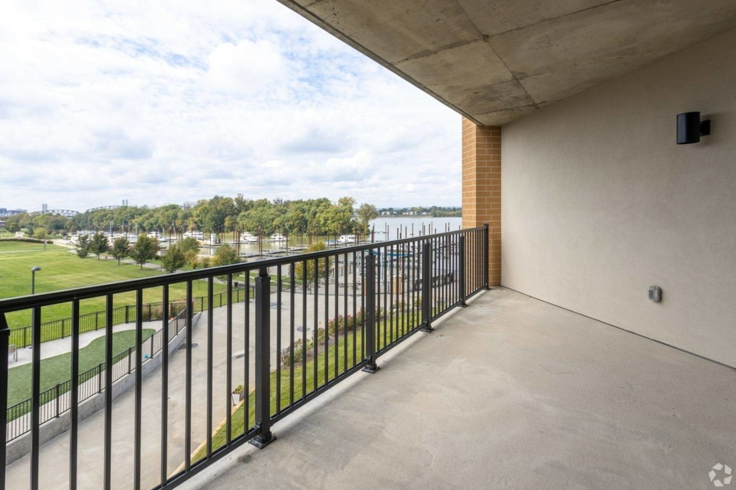 Waterside at RiverPark Place Image 3