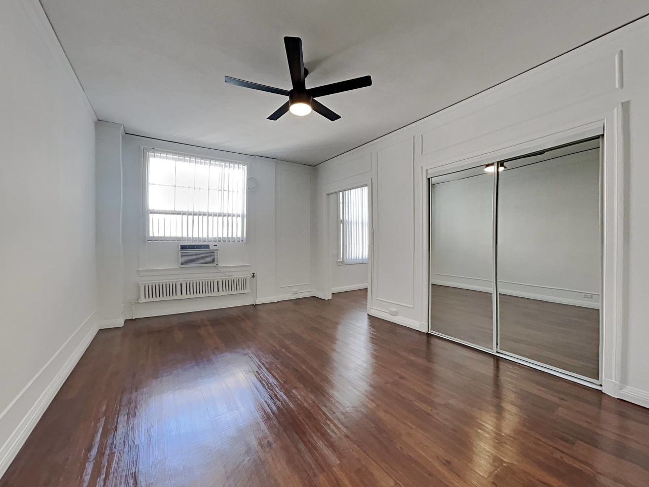 Wilshire Royale Apartments Image 18