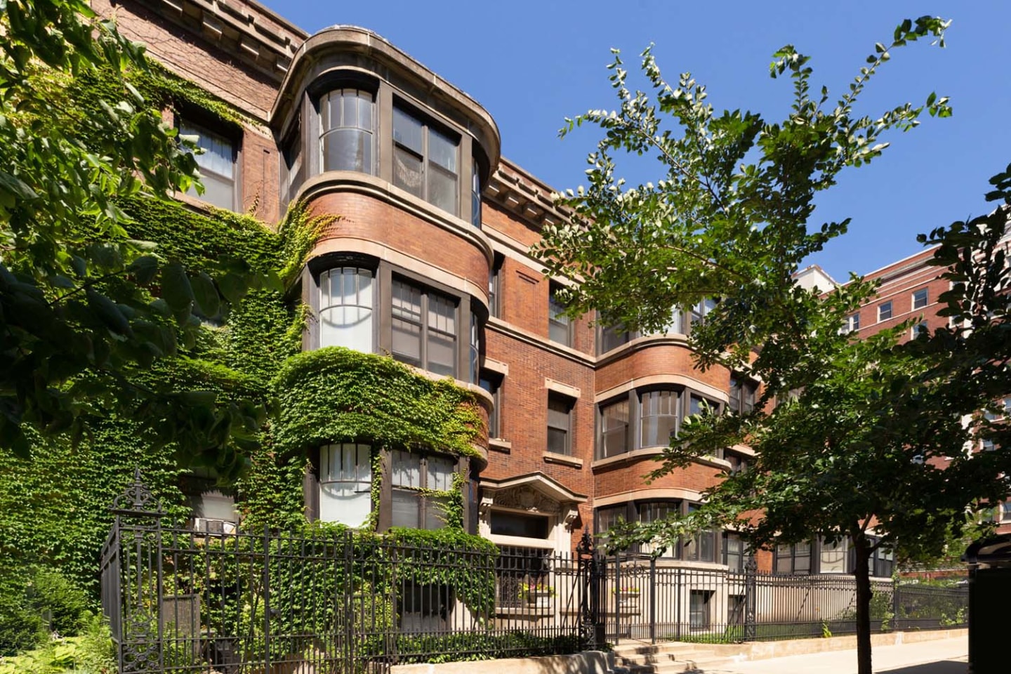 5300-5308 S. Hyde Park Boulevard Image 2