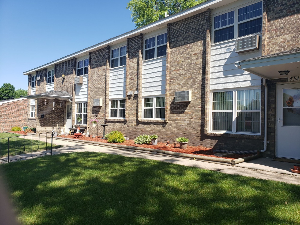 Colonial Village Image 17