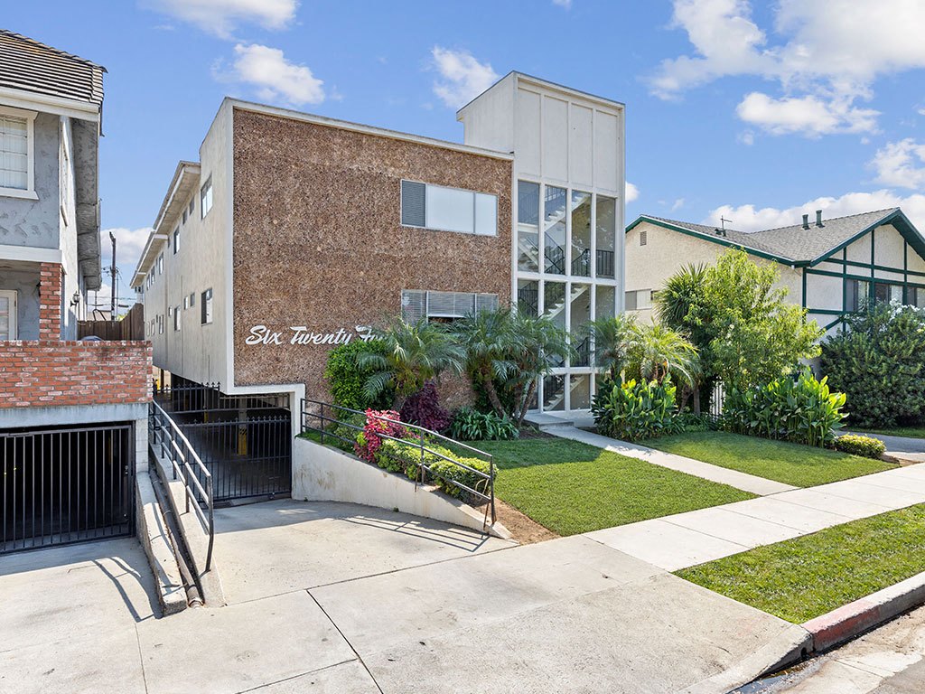 624 W Wilson Ave Image 1