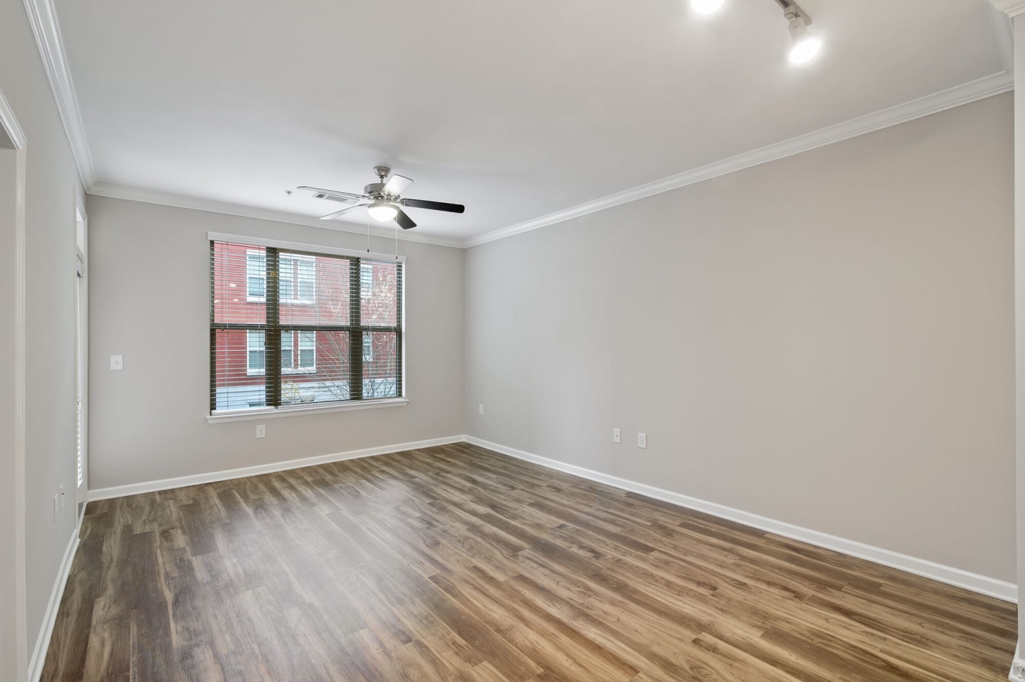 1105 Town Brookhaven Image 22