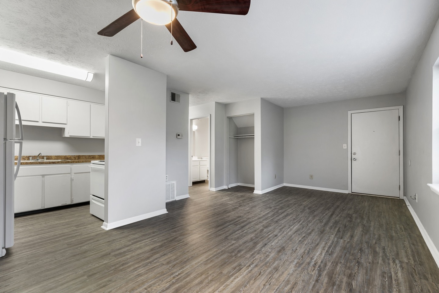 Riverview Apartments Image 2