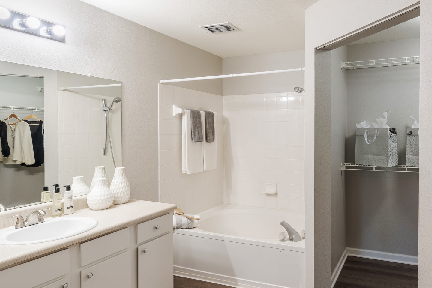 Bridge Pointe Apartments Image 12