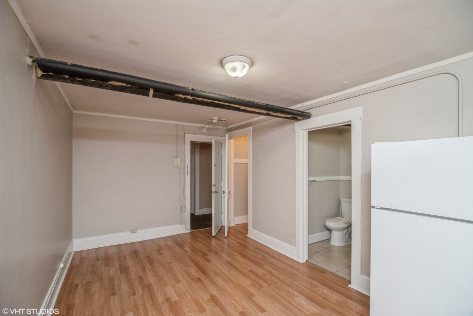 1170 Logan Image 5