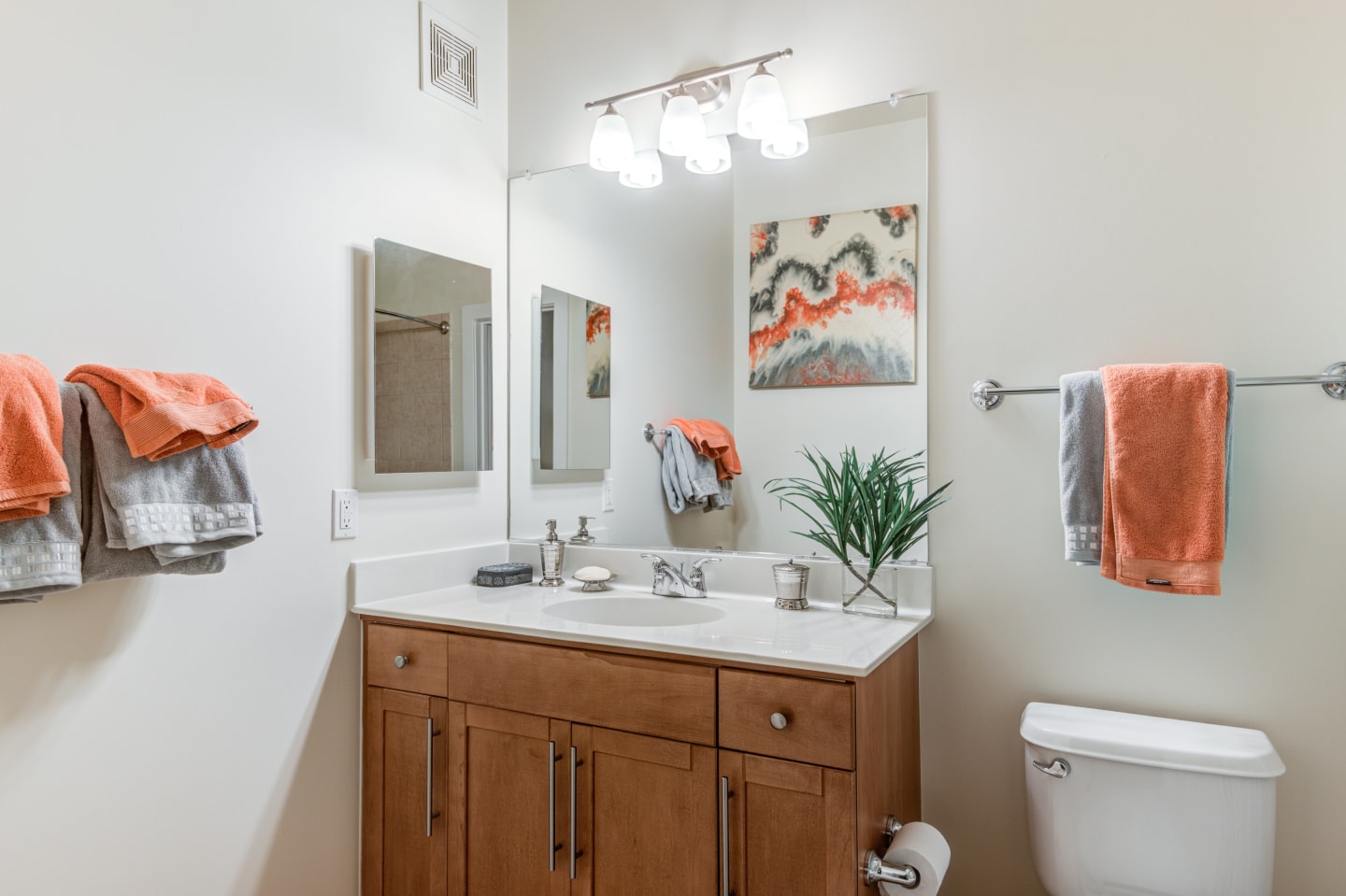 800 Carlyle Image 12