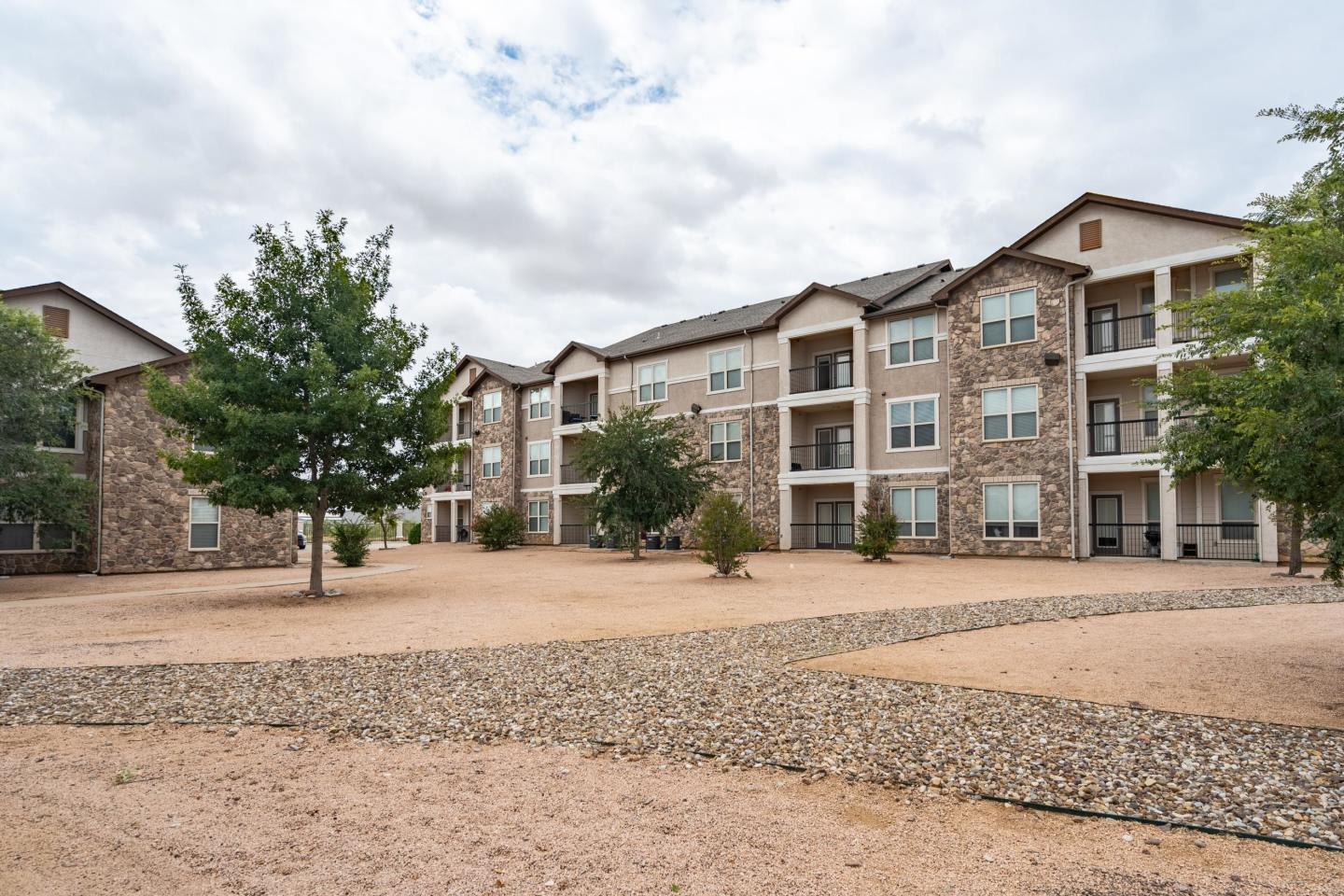 Tradewinds Apartments Image 17