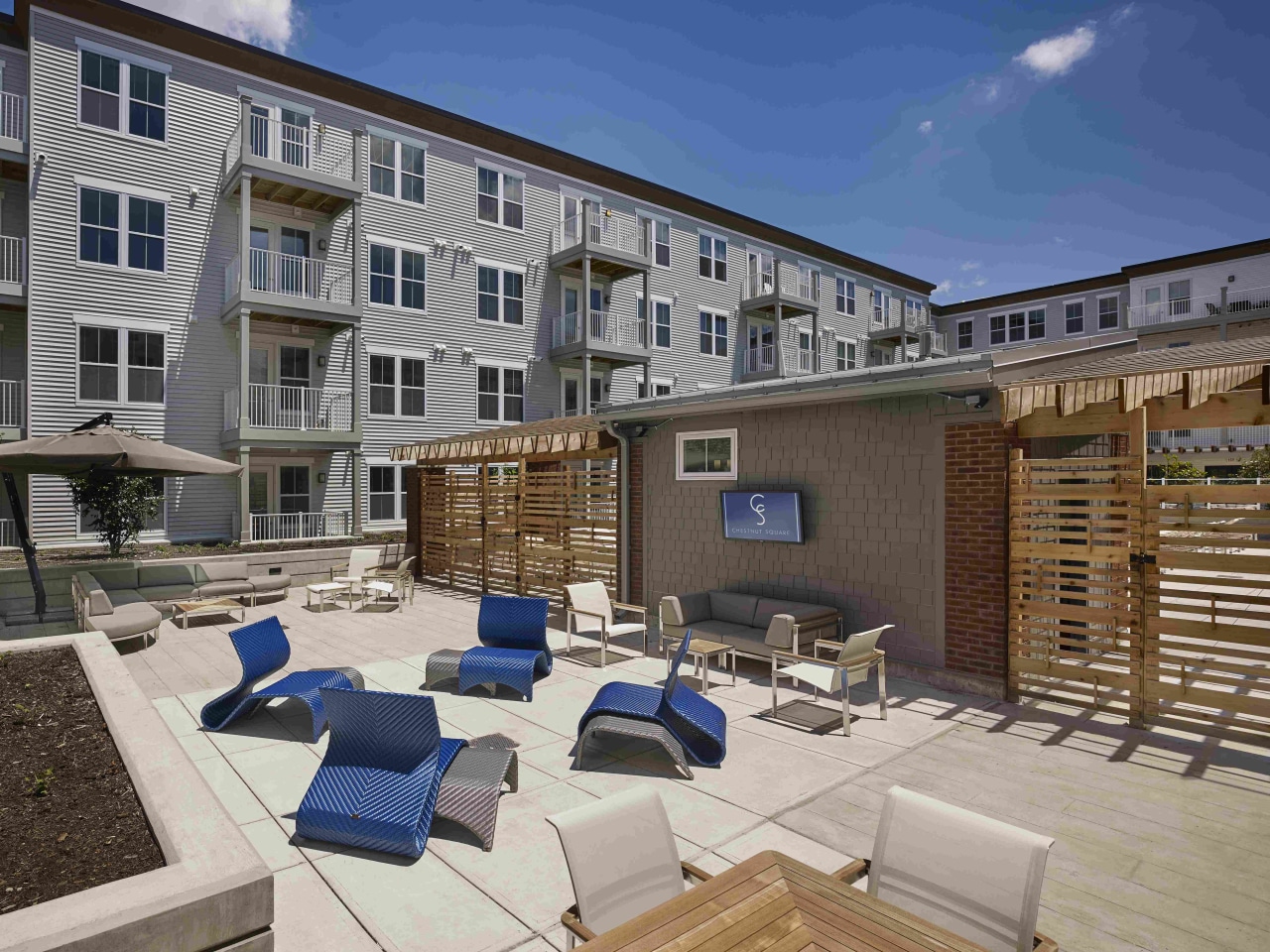 Chestnut Square Image 19