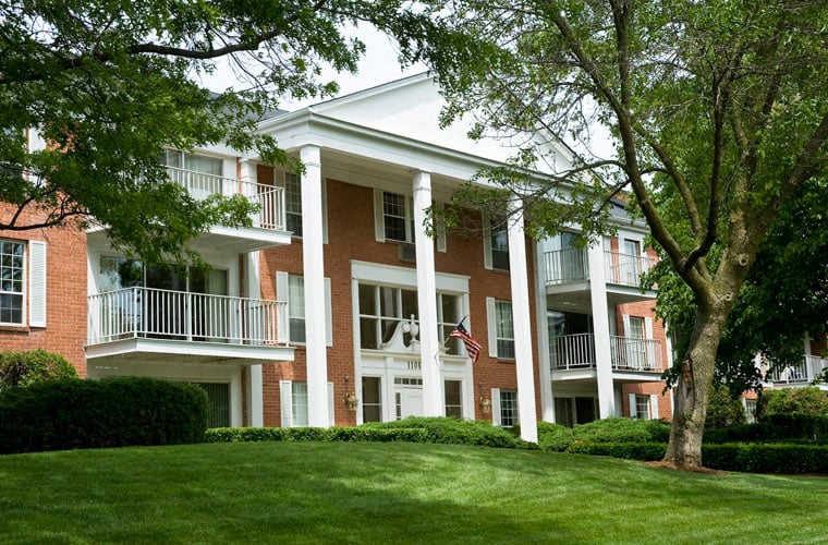 Versailles on the Lake-Schaumburg-Furnished Image 2