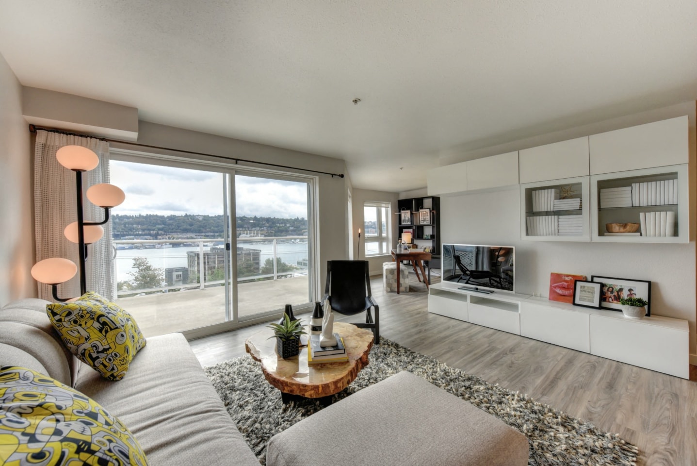 Summit at Lake Union Image 6