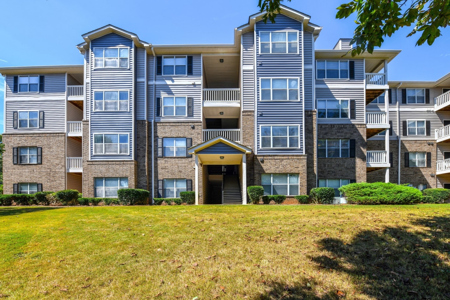 Elme Eagles Landing Image 1
