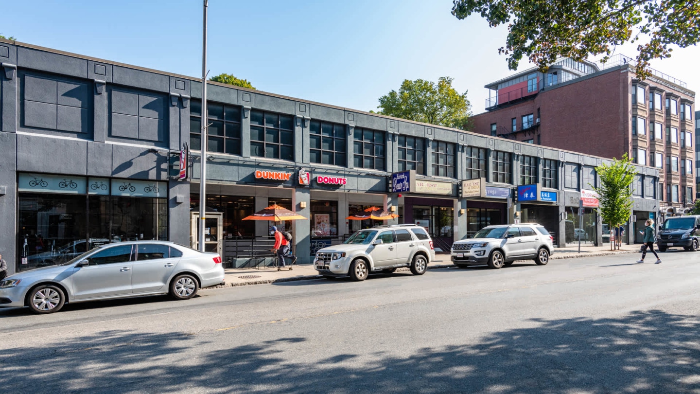 929 House Image 11