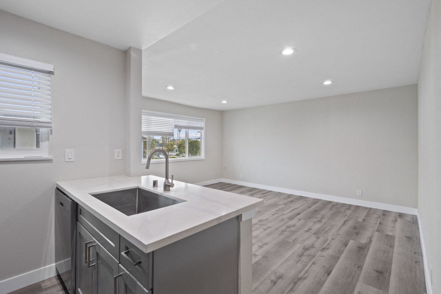 Charle Square Apartments Image 7