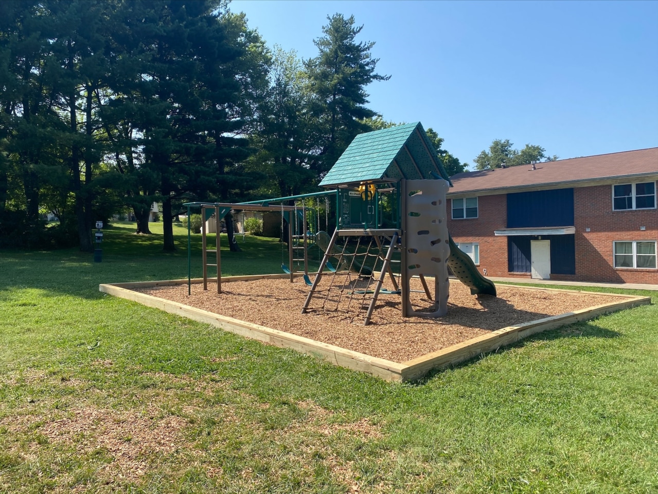 Riverview Apartments Image 15