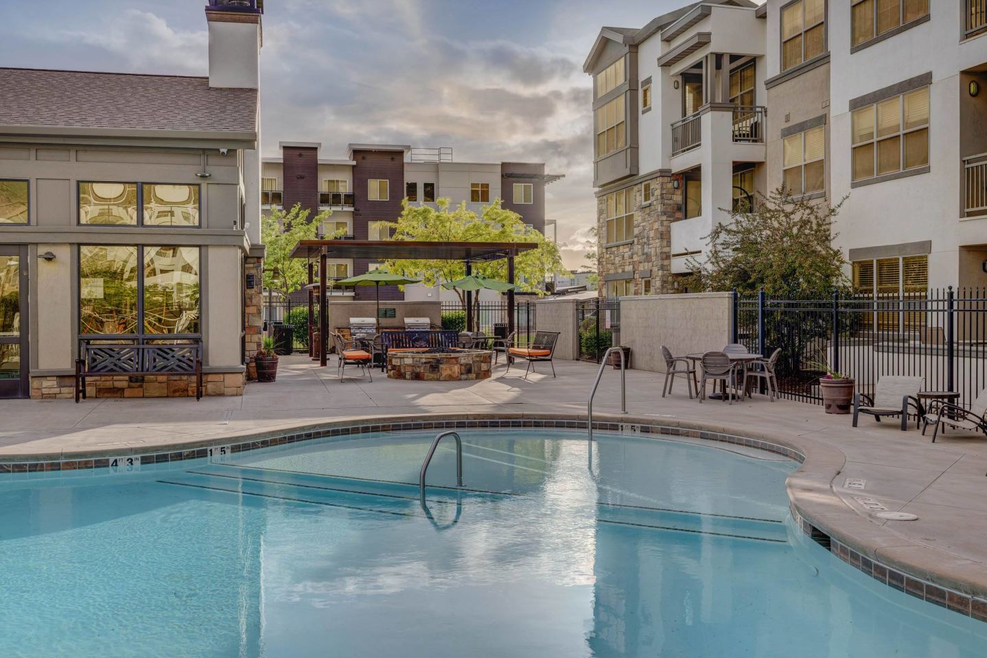 Park Lane Village Image 3