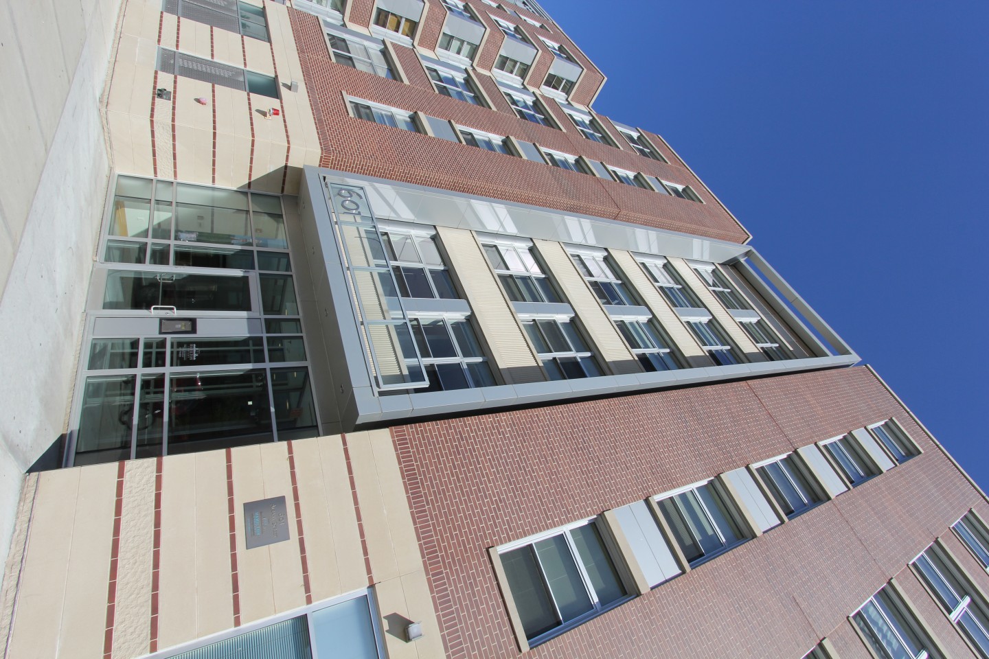 601 Albany Image 5