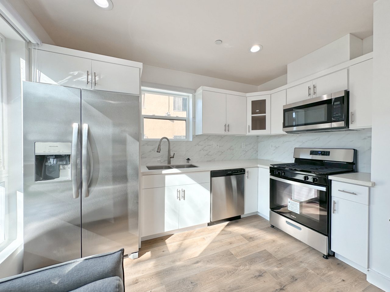 1529-1531 W 35th Pl - Co-Living Image 10