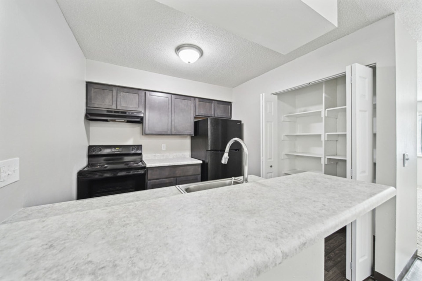 Fox Grove Apartments Image 2