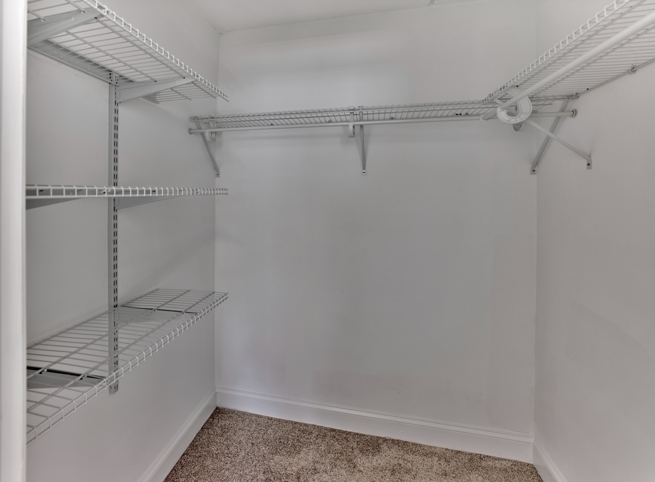 Delmont Apartments Image 7