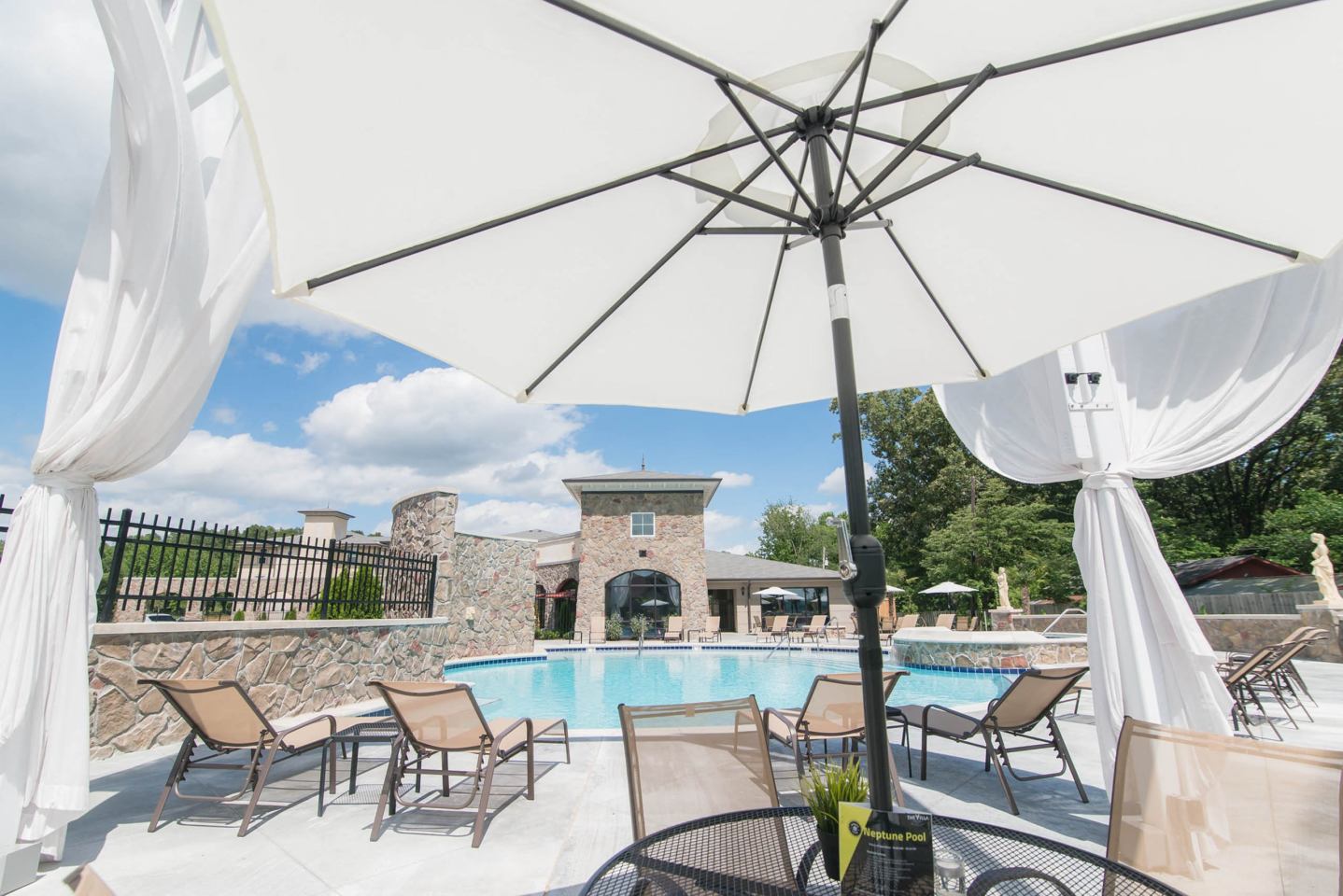 The Villa at River Pointe Drive Image 1